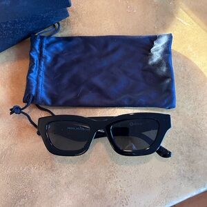Quince Jackie polarized Black Sunglasses worn once